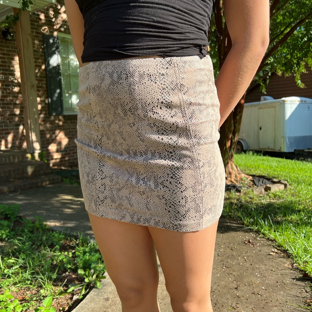 Vestique skirt